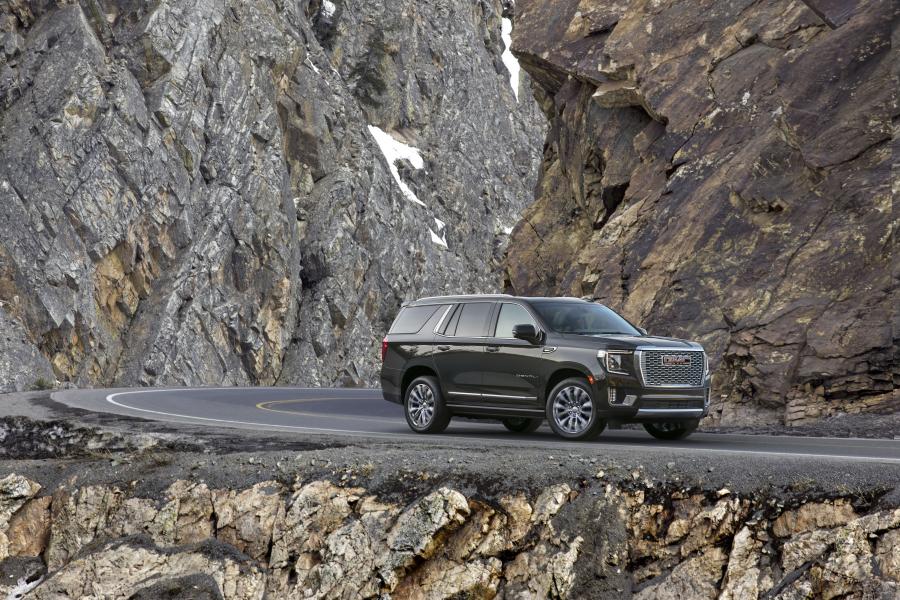  GMC Yukon Denali 2020 года  (фото 11 из 31)